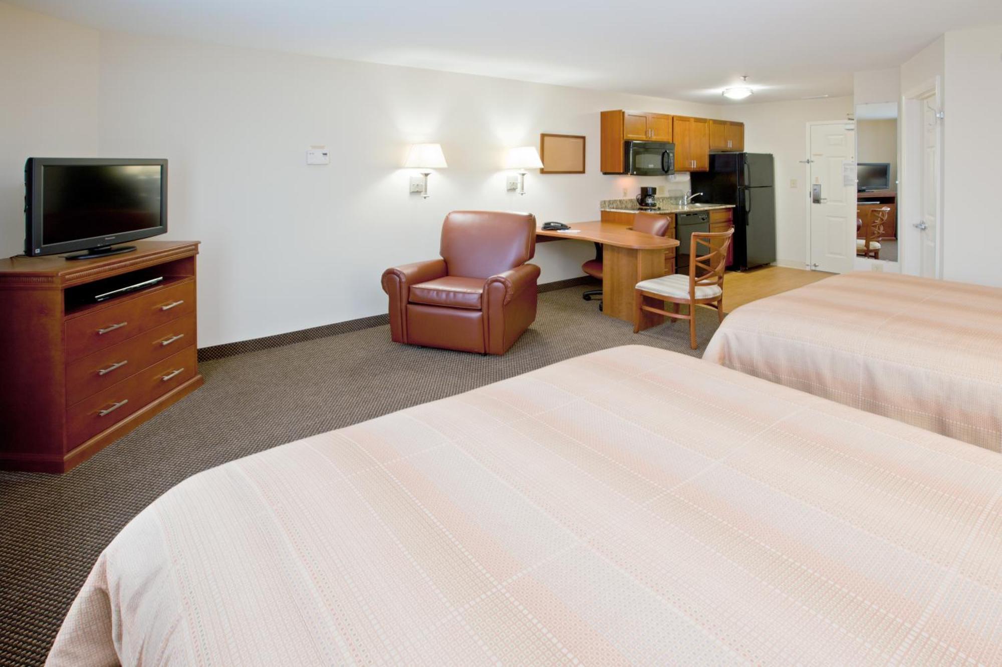แคนเดิ้ลวูด สวีท แรดคลิฟ - ฟอร์ตน็อกซ์ Hotel Radcliff ภายนอก รูปภาพ