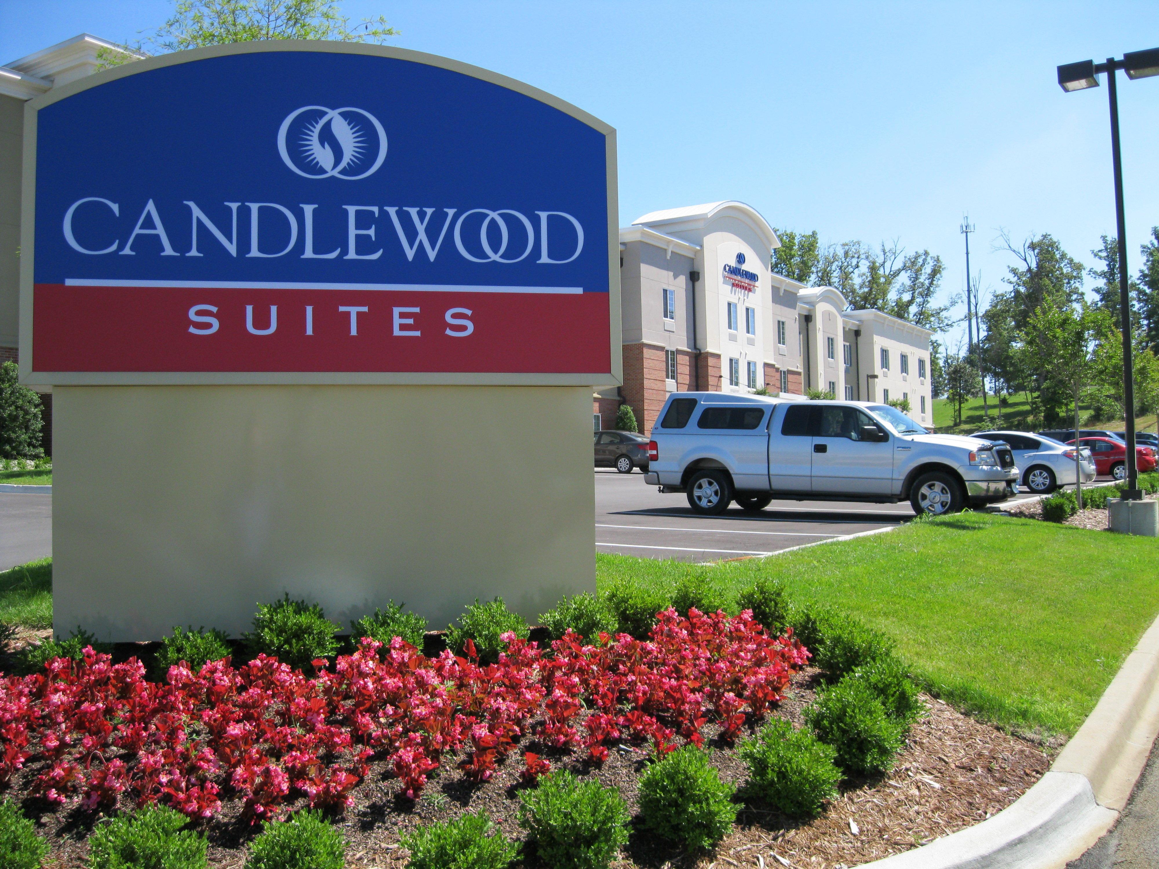 แคนเดิ้ลวูด สวีท แรดคลิฟ - ฟอร์ตน็อกซ์ Hotel Radcliff ภายนอก รูปภาพ
