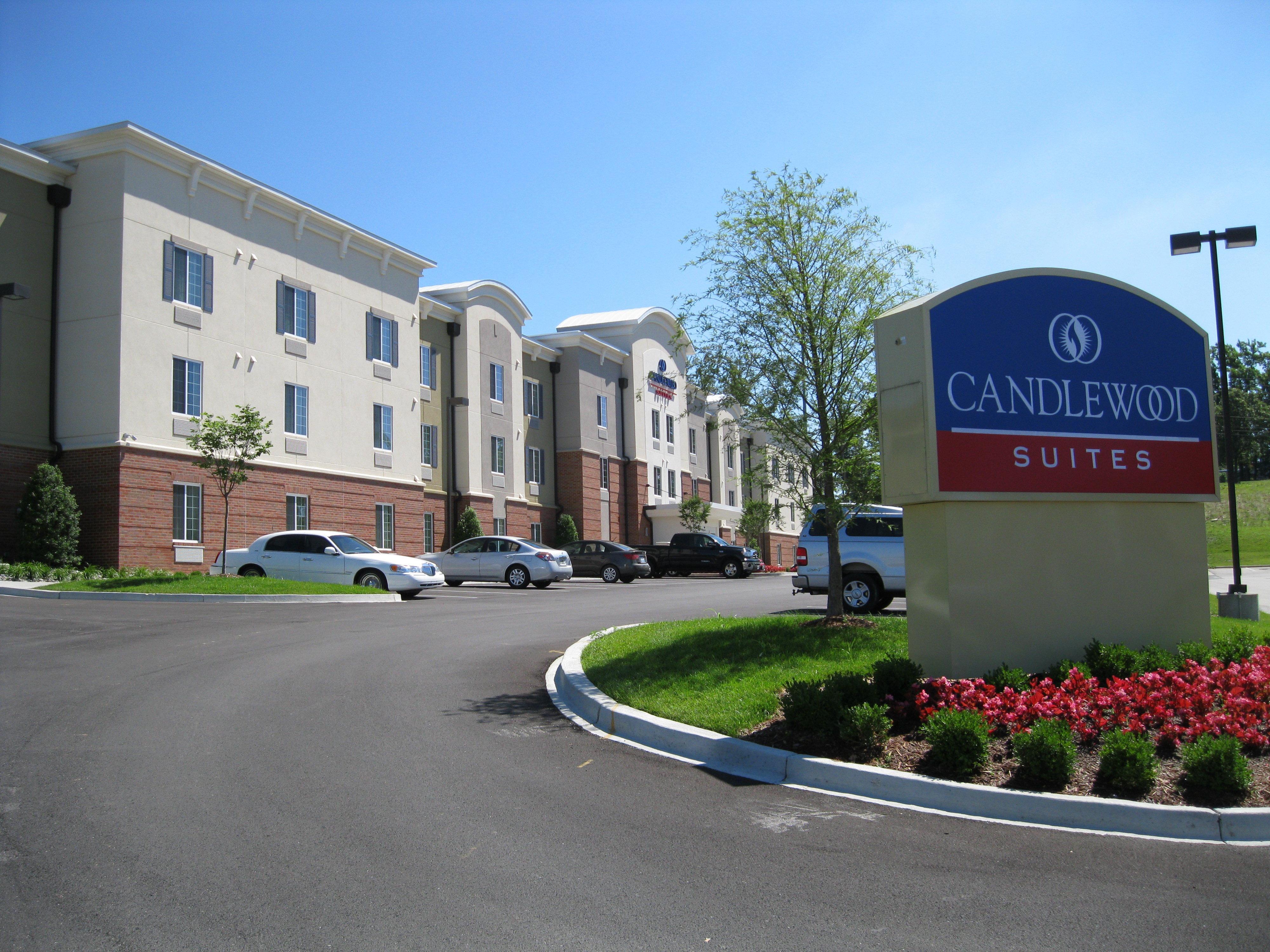 แคนเดิ้ลวูด สวีท แรดคลิฟ - ฟอร์ตน็อกซ์ Hotel Radcliff ภายนอก รูปภาพ