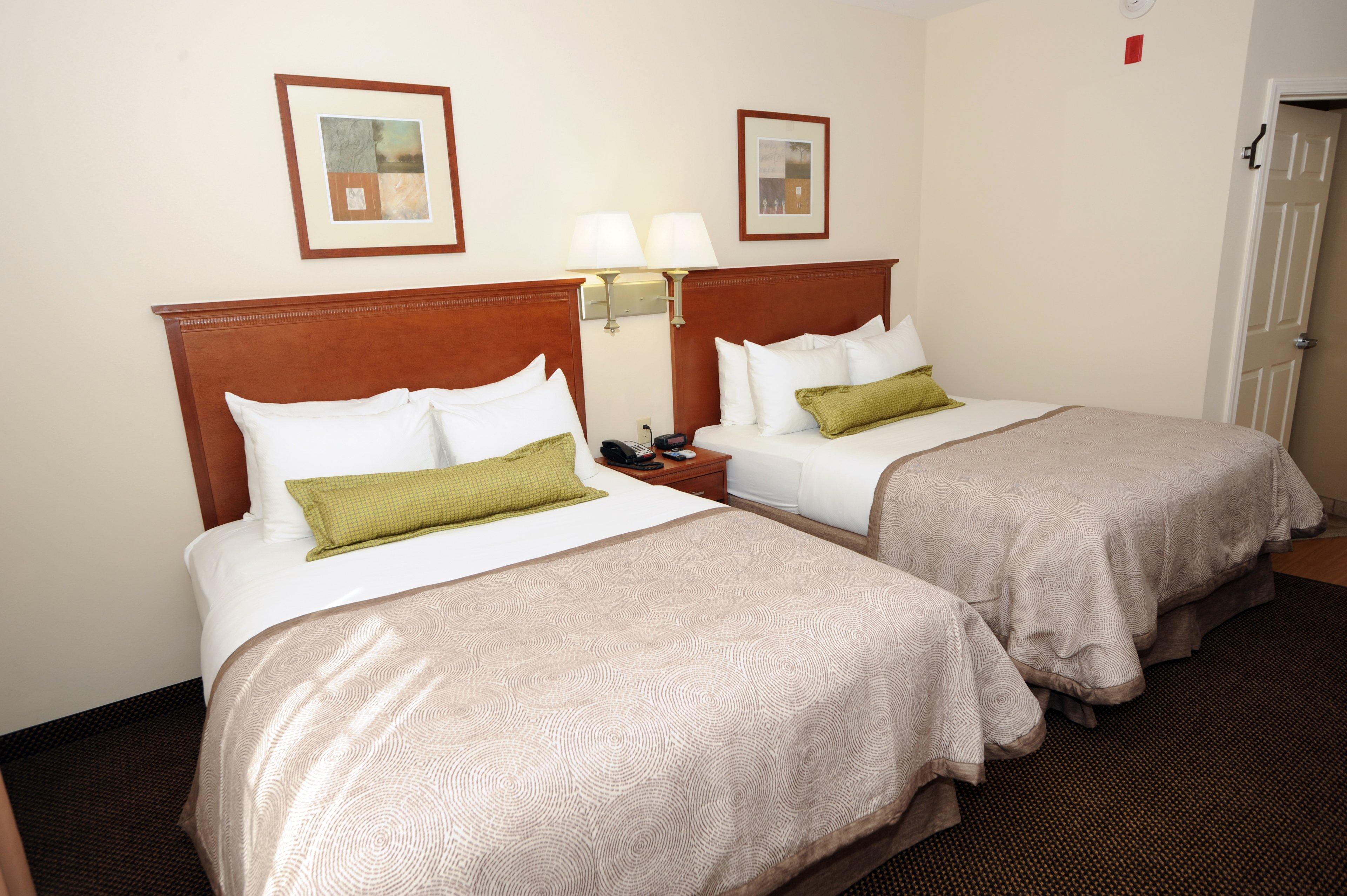 แคนเดิ้ลวูด สวีท แรดคลิฟ - ฟอร์ตน็อกซ์ Hotel Radcliff ภายนอก รูปภาพ