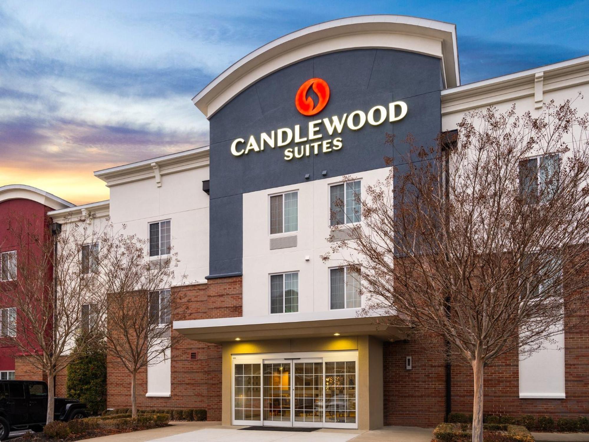 แคนเดิ้ลวูด สวีท แรดคลิฟ - ฟอร์ตน็อกซ์ Hotel Radcliff ภายนอก รูปภาพ